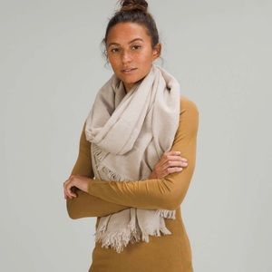 Lululemon woven wool scarf